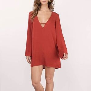 Tobi Whitney Rust V-Cutout Shift Dress Size Medium
